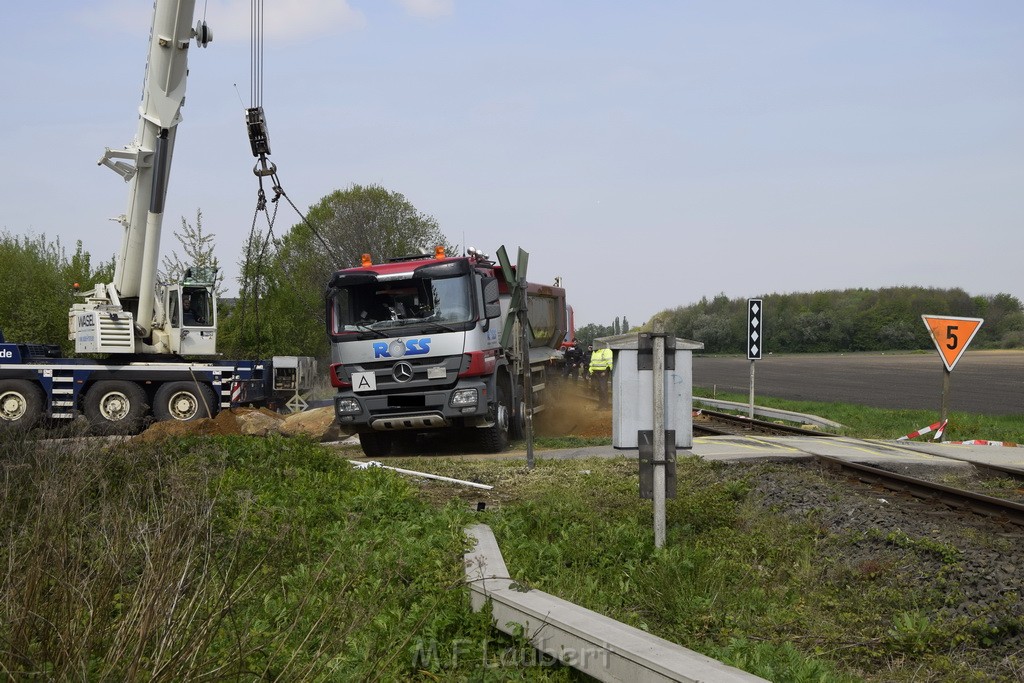 Schwerer VU LKW Zug Bergheim Kenten Koelnerstr P468.JPG - Miklos Laubert